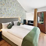 Hotell Nells Park 4*