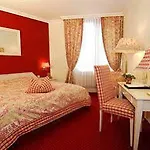 Hotell Nells Park 4*