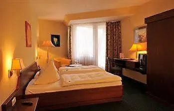 Ξενοδοχείο Nells Park 4*
