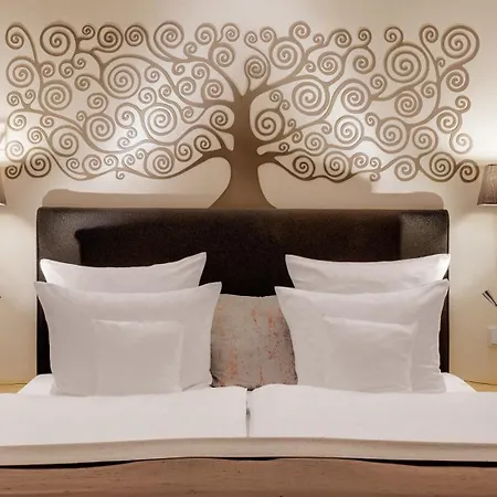Nells Park Hotel
