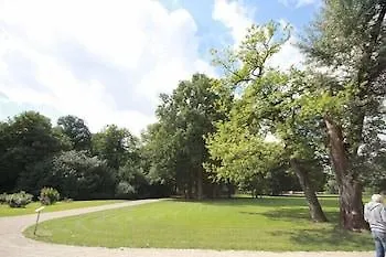 Nells Park Ξενοδοχείο 4*