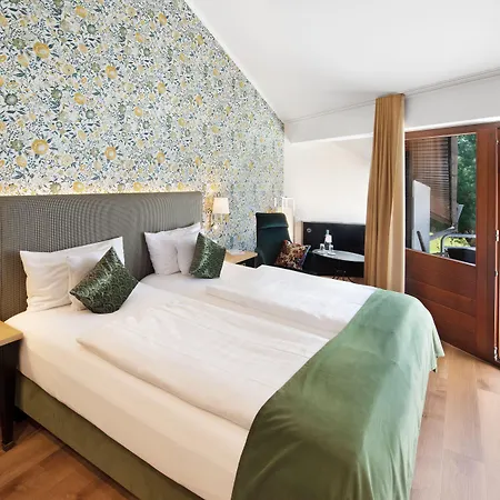 Hotel Nells Park 4*