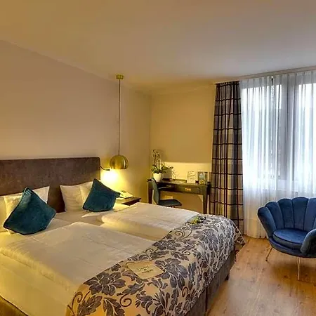 Nells Park Hotel 4*