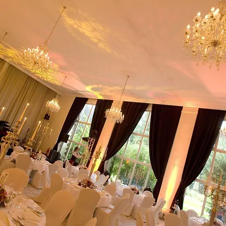 Szálloda Nells Park 4*