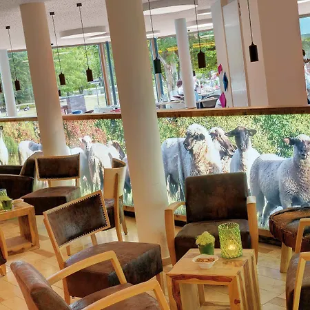 Nells Park Hotel 4*